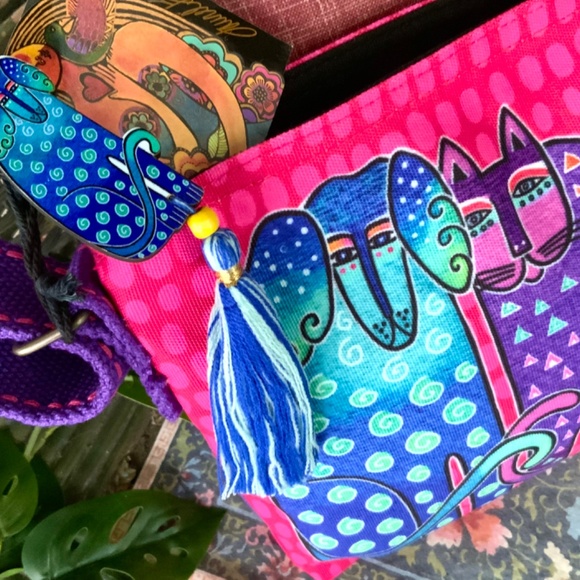 LAUREL BURCH Familia HOT PINK NeW HANDBAG  CROSSBODY/SHOULDER BAG🩷NWT LAST ONE - Picture 8 of 11